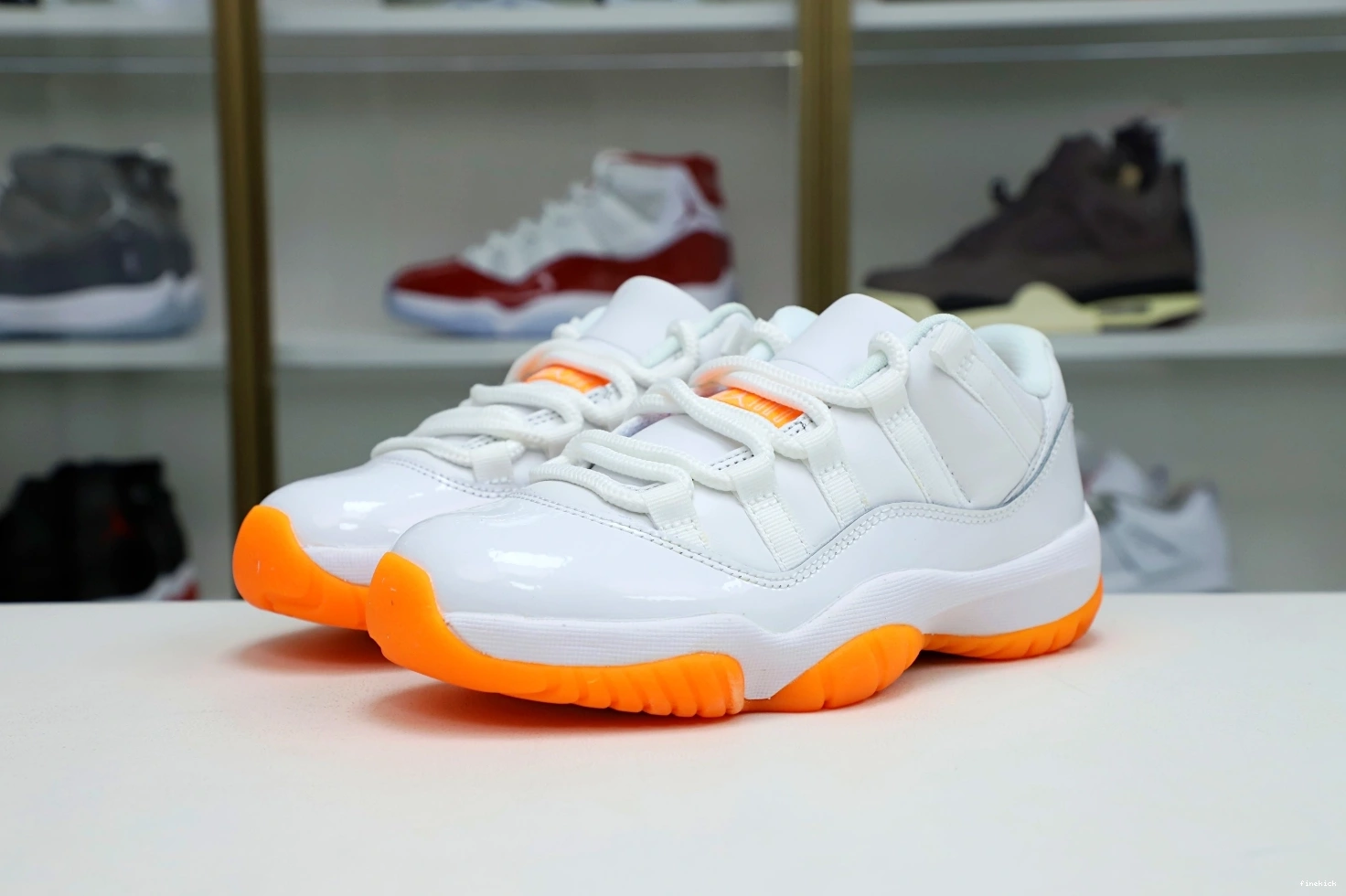 RETRO WMNS LOW 11 JORDAN CITRUS' AIR 'BRIGHT 0810